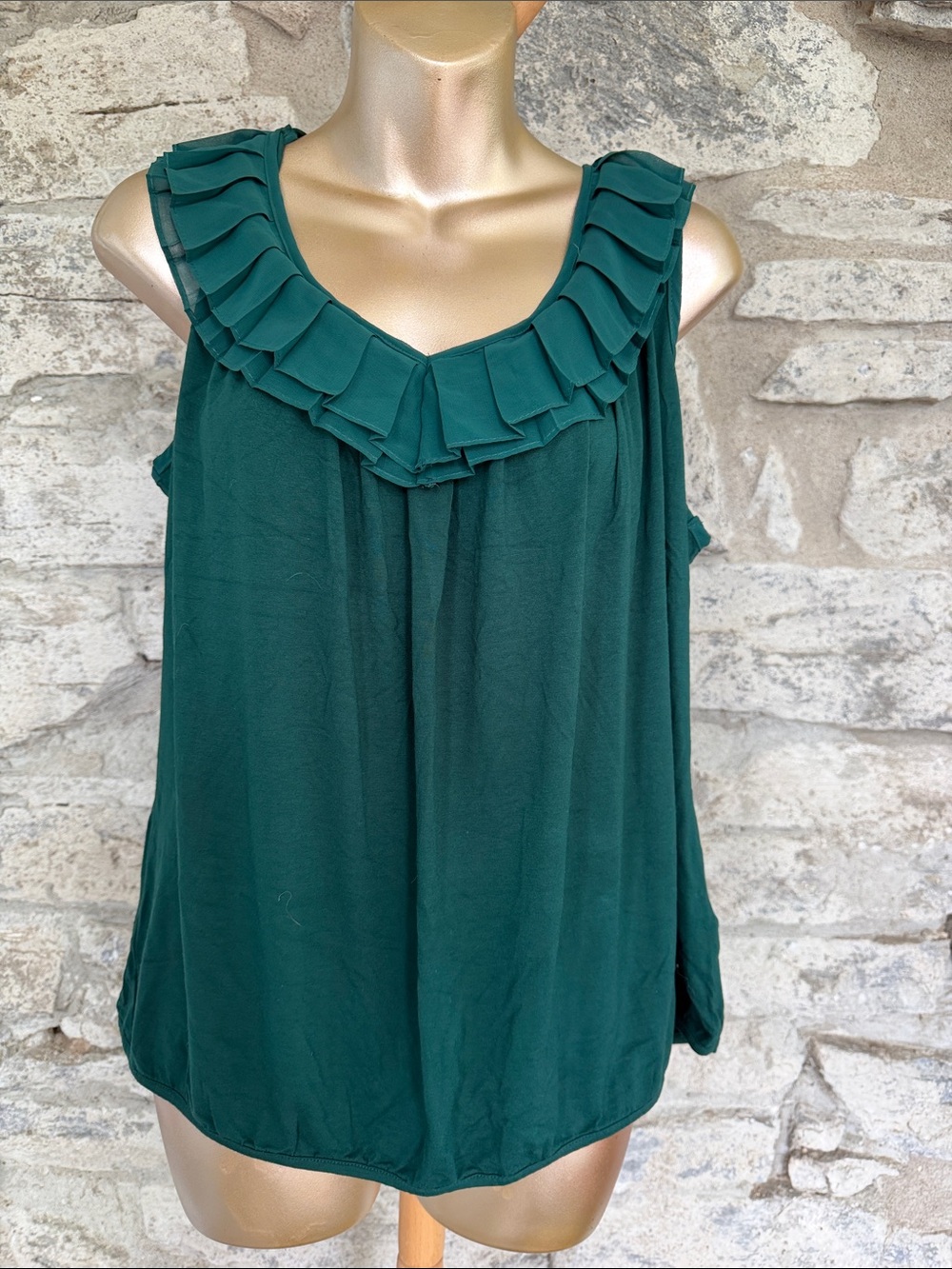 Sleeveless Ruffle Yoke Tank Top - Dark Green